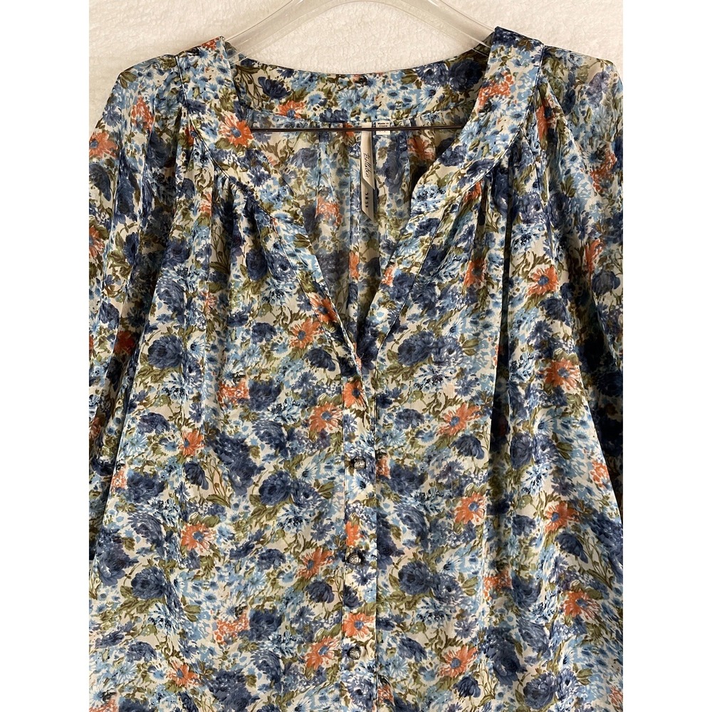 Bellatrix size Medium Womens Flowy Button Up Blouse top‎
